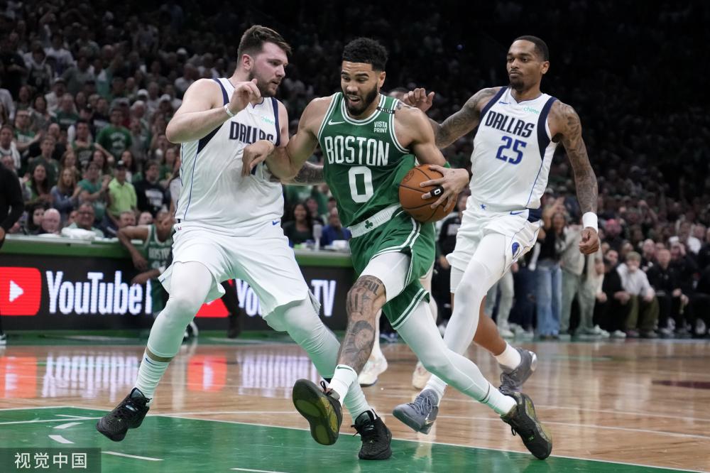 他们通过跨 他们通过跨