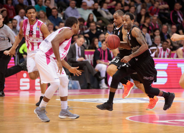 披露了一则 披露了一则